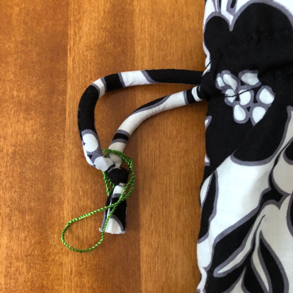 Vera Bradley Ditty Bag Night & Day Floral Black White Gym Pool Travel Beach - Picture 2 of 5